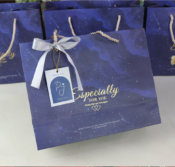 ถุงของรับไหว้หรู พร้อมป้ายชื่อ - สีน้ำเงิน