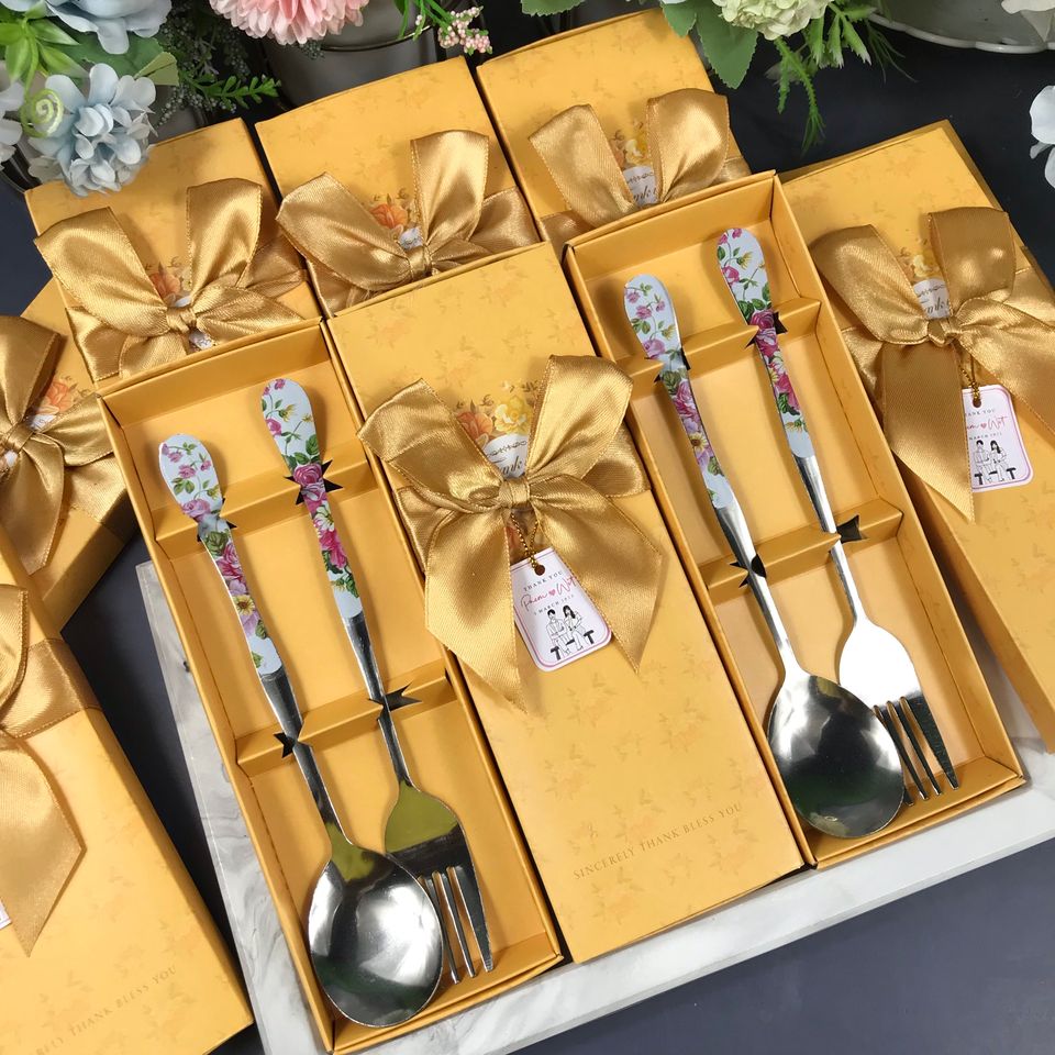 ของ ชำร่วย ช้อน ส้อม ช้อน ส้อม ของ ชำร่วย ของชำร่วย แต่งงาน ของชำร่วย งานแต่ง สีทอง