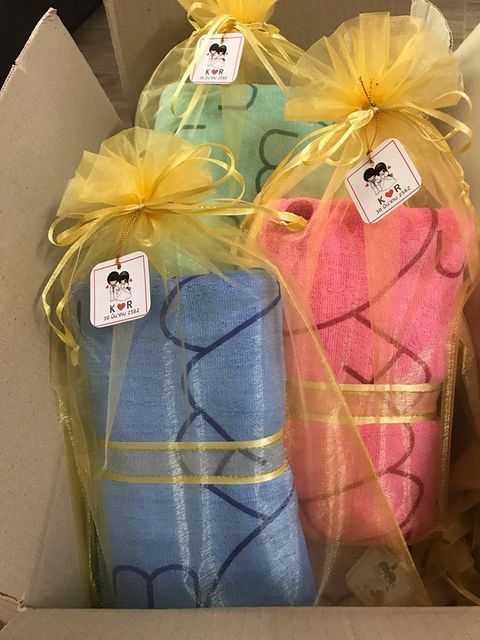 ของรับไหว้ - ผ้าเช็ดตัว แบบม้วน ดีไซด์หรูๆ ถูกใจ ใช้งานได้จริง